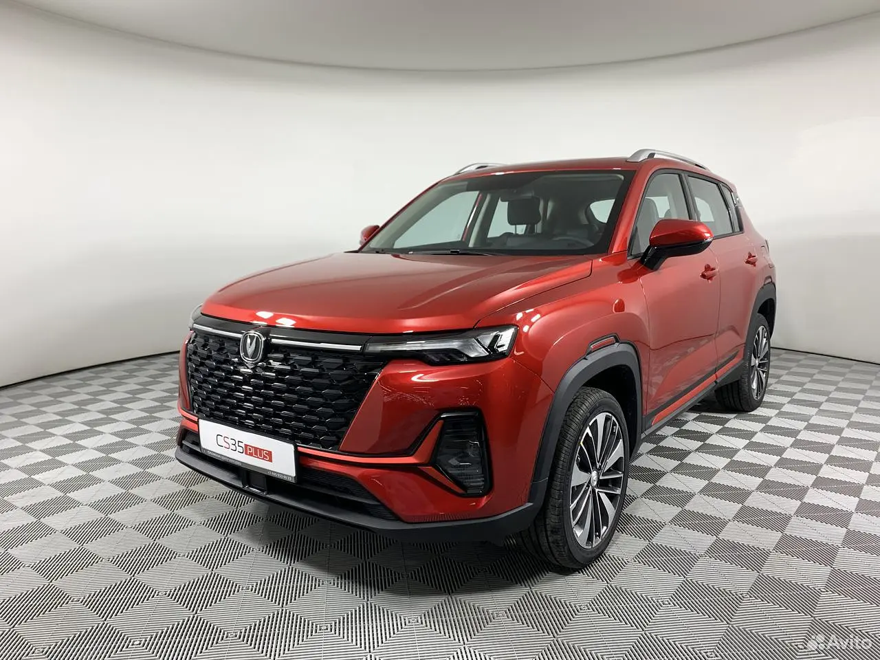 Cs35plus 2025. Чанган красный. changan cx55 красный. cs35plus mca. чанган серая с красным машина.