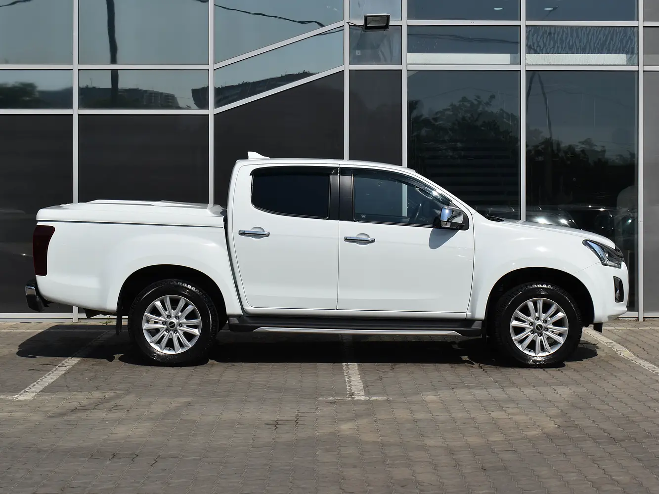Isuzu