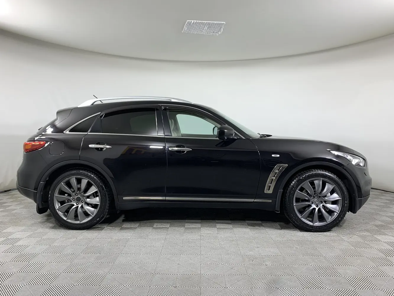 Infiniti