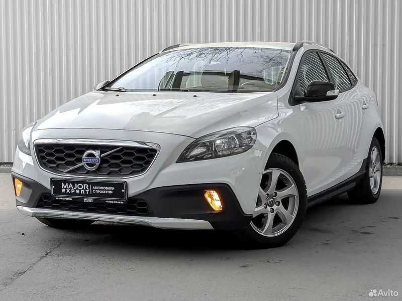 V40 Cross Country