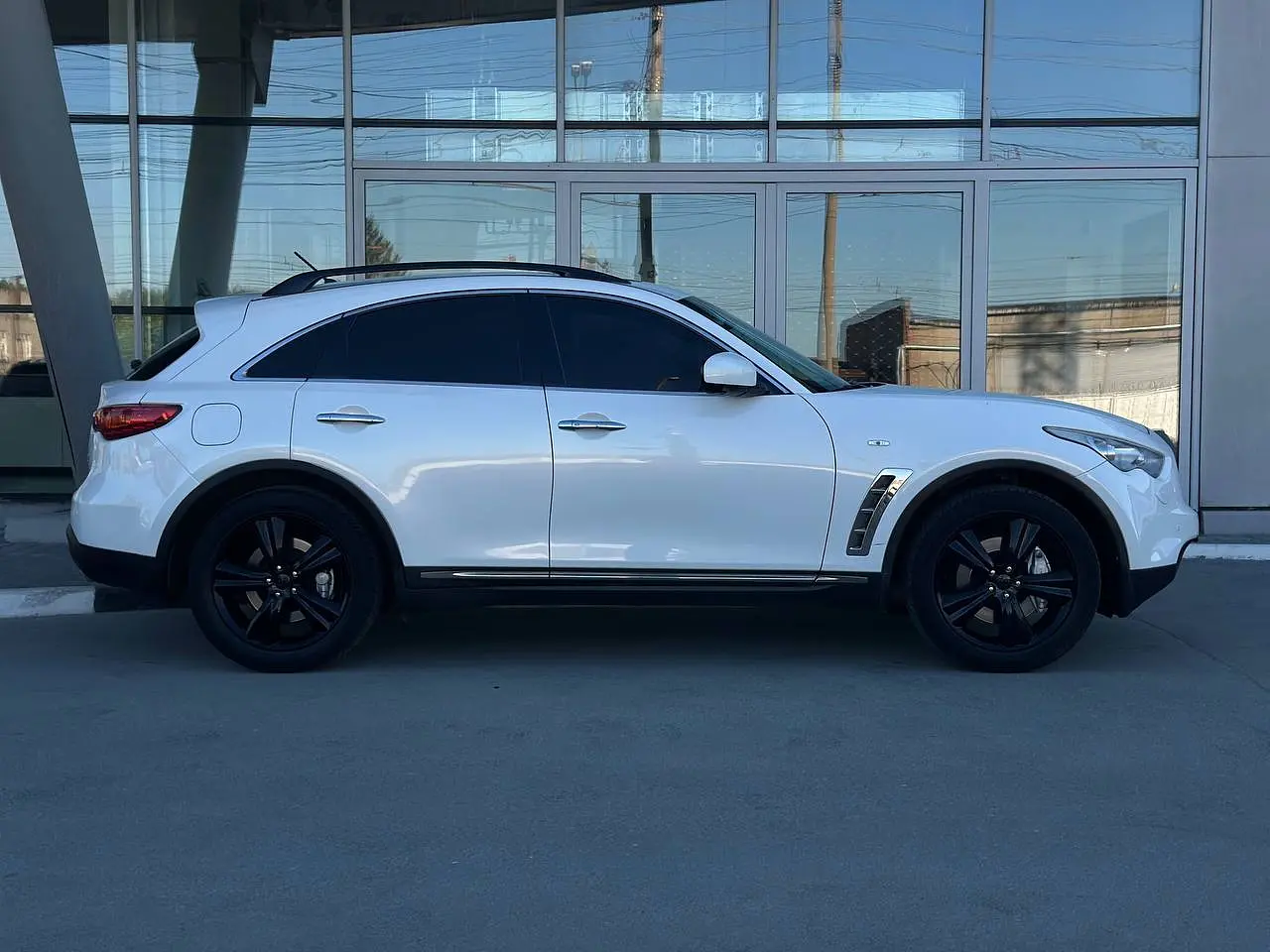 Infiniti
