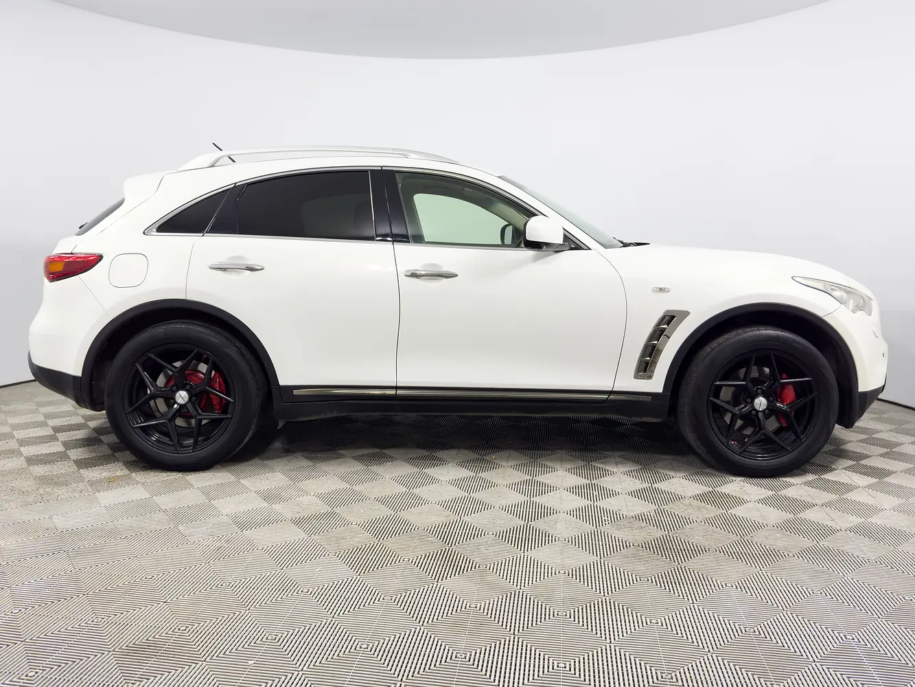 Infiniti