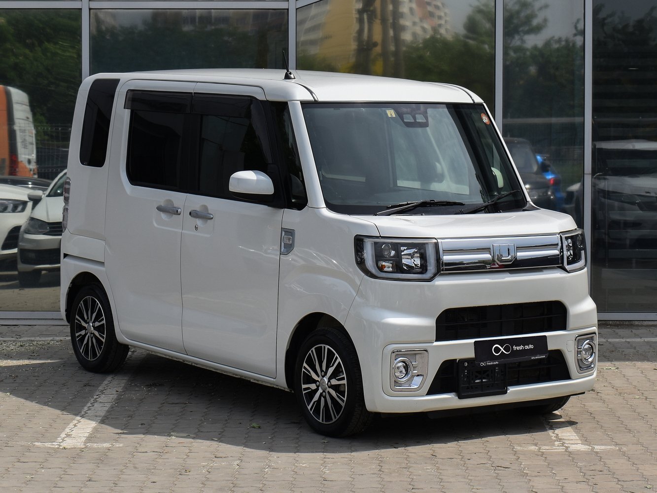 Daihatsu wake. Toyota Pixis Mega la700. Toyota Pixis Mega 2015. Daihatsu Wake 2018. Daihatsu Wake, 2017.