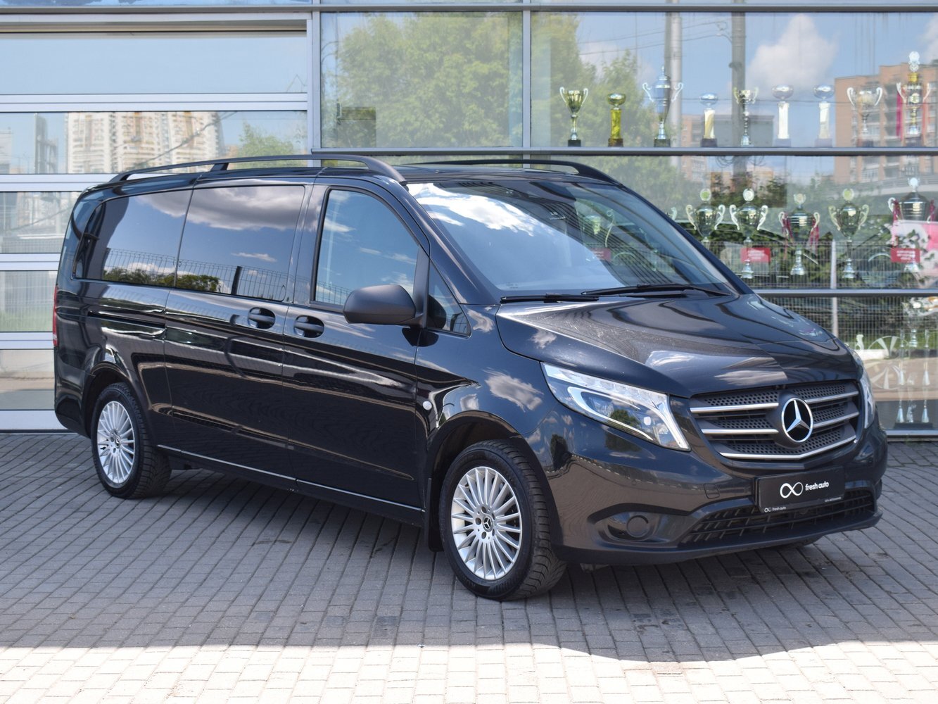 Мерседес вито 2019. Mercedes Benz Vito 2019. Mercedes Vito 2019. Мерседес Бенц Вито 2019 года. Как открыть багажник Мерседес Вито 2019 года.