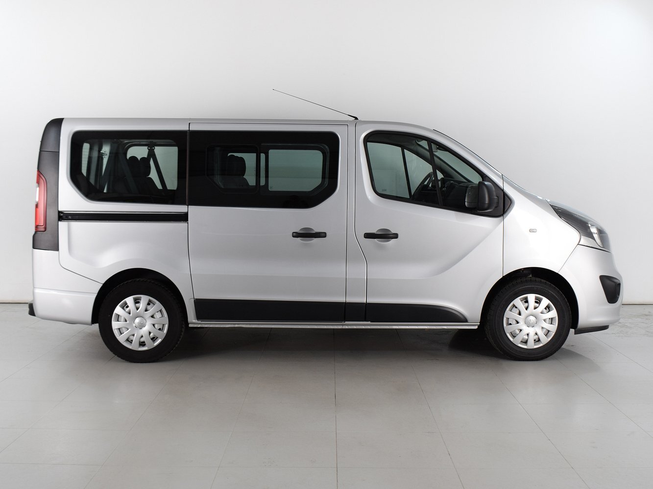 Opel Vivaro высокий