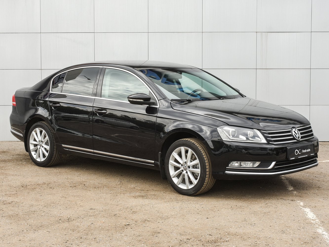 Черный volkswagen passat
