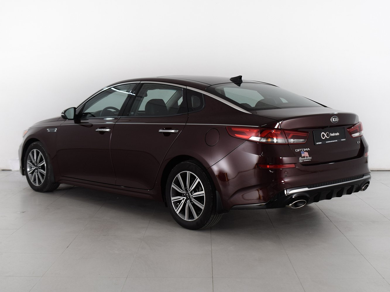 Kia Optima 2019 красная