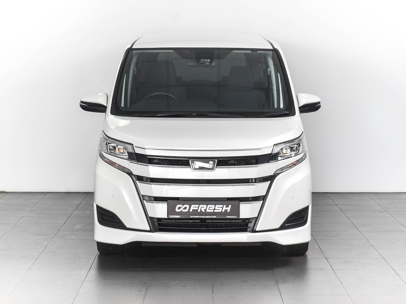 Ноах 2020. Toyota Noah 2020 год фото.