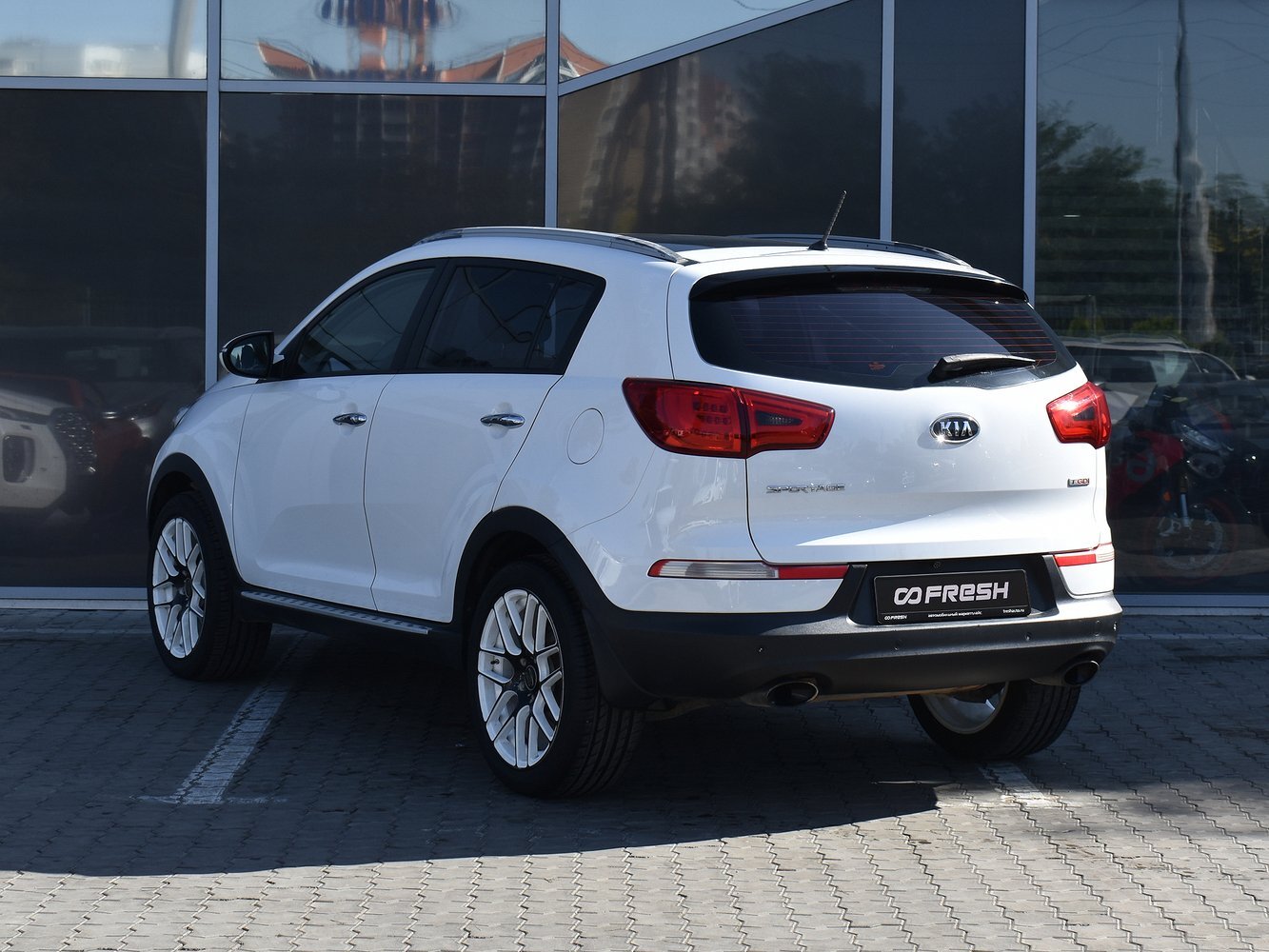 Kia Sportage с боку версия б1