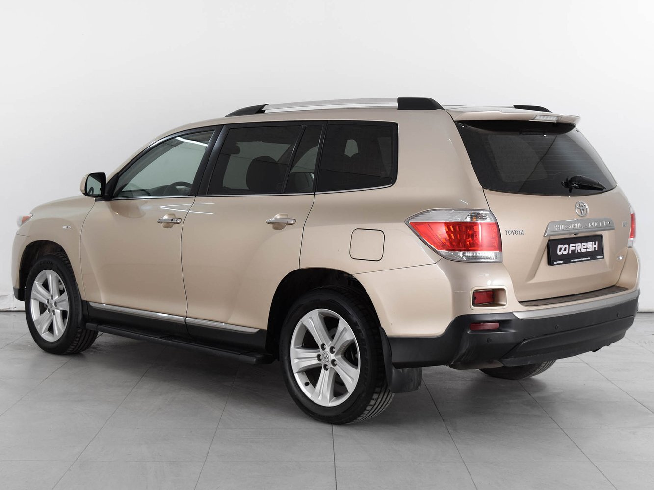 Toyota Highlander 2011 горах