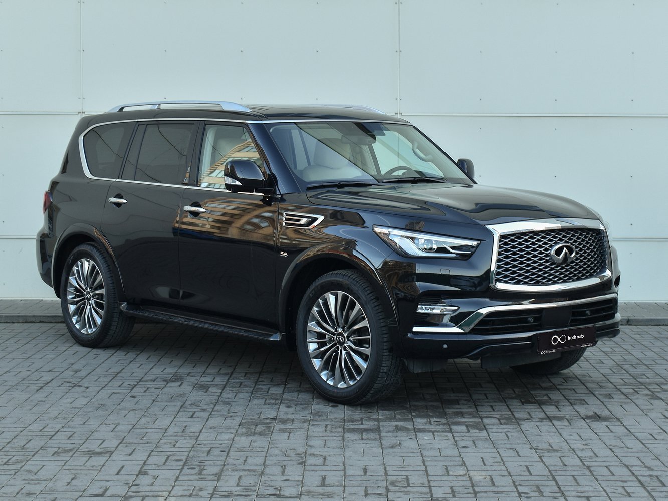 Infiniti qx80 черный