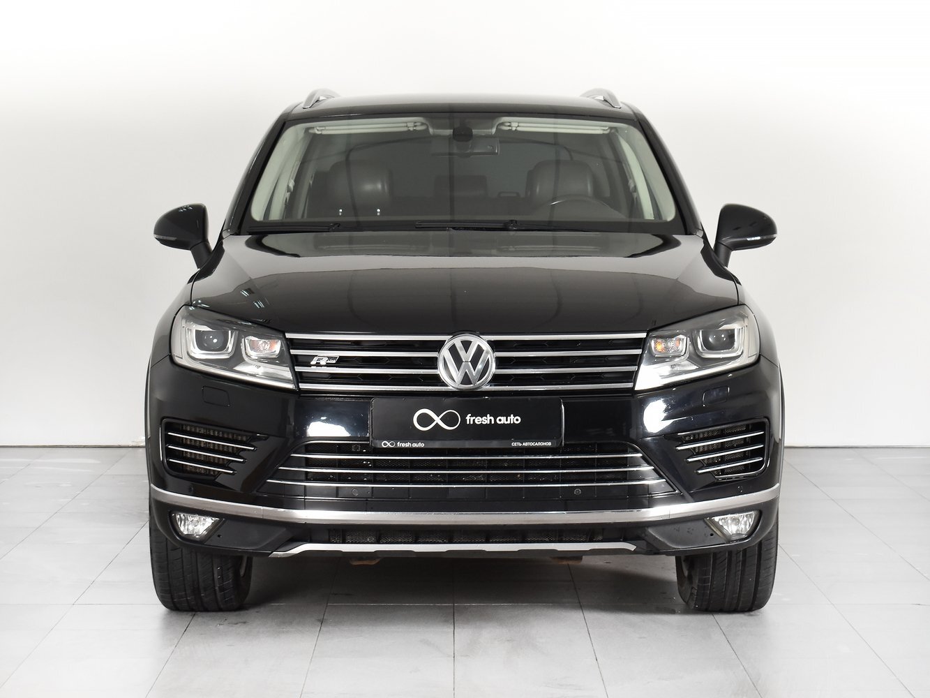 Volkswagen touareg черный