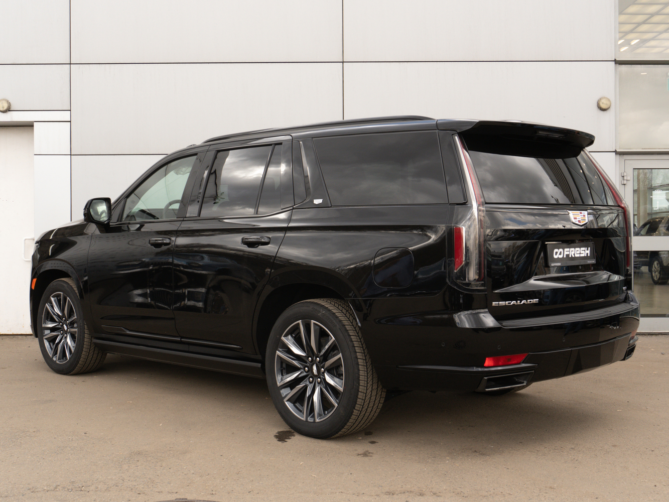 Cadillac Escalade с пробегом 60 км | Купить б/у Cadillac Escalade 2023 года  в Москве | Fresh Auto