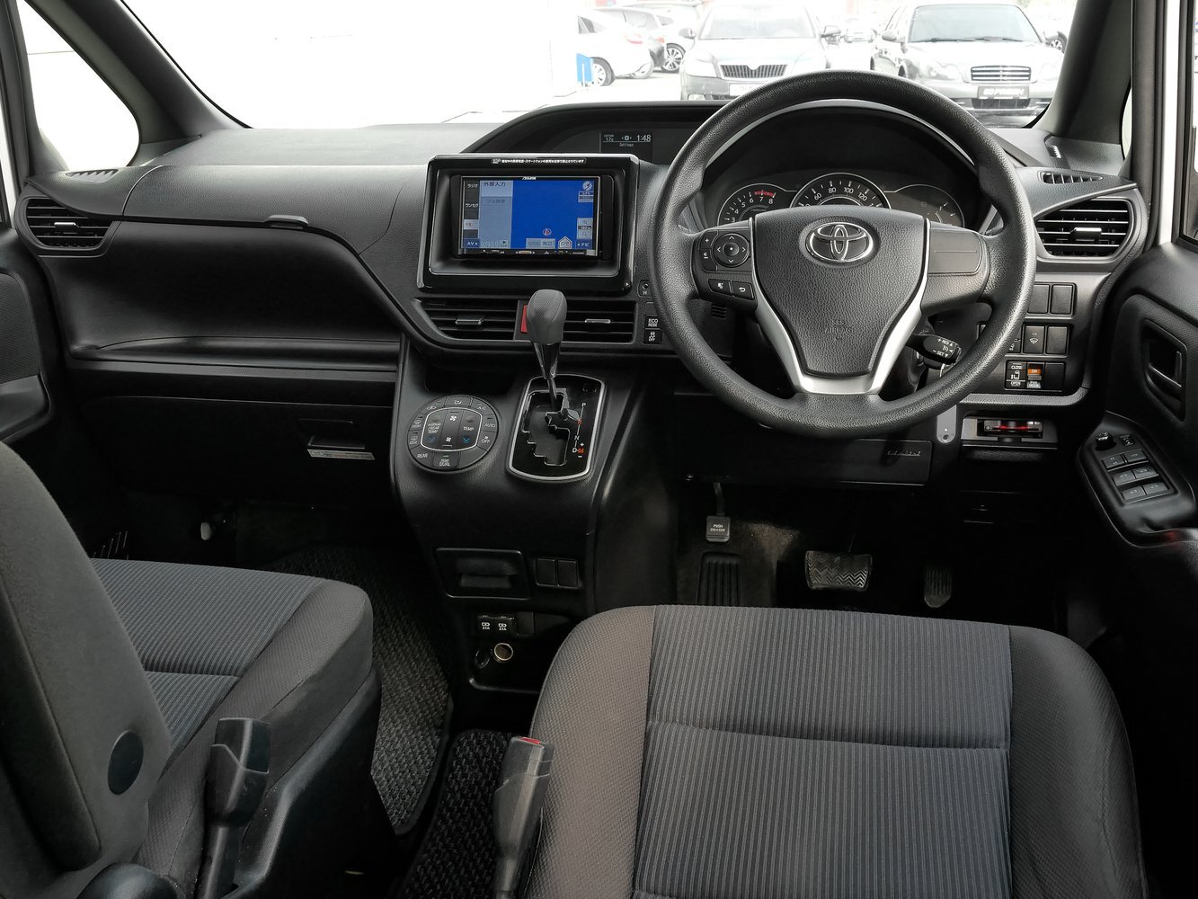 Toyota Voxy с пробегом 154489 км | Купить б/у Toyota Voxy 2018 года в  Краснодаре | Fresh Auto