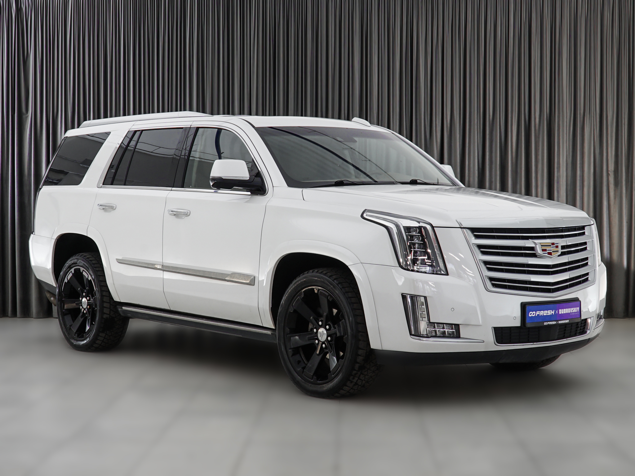 Cadillac Escalade с пробегом 104699 км | Купить б/у Cadillac Escalade 2016  года в Москве | Fresh Auto