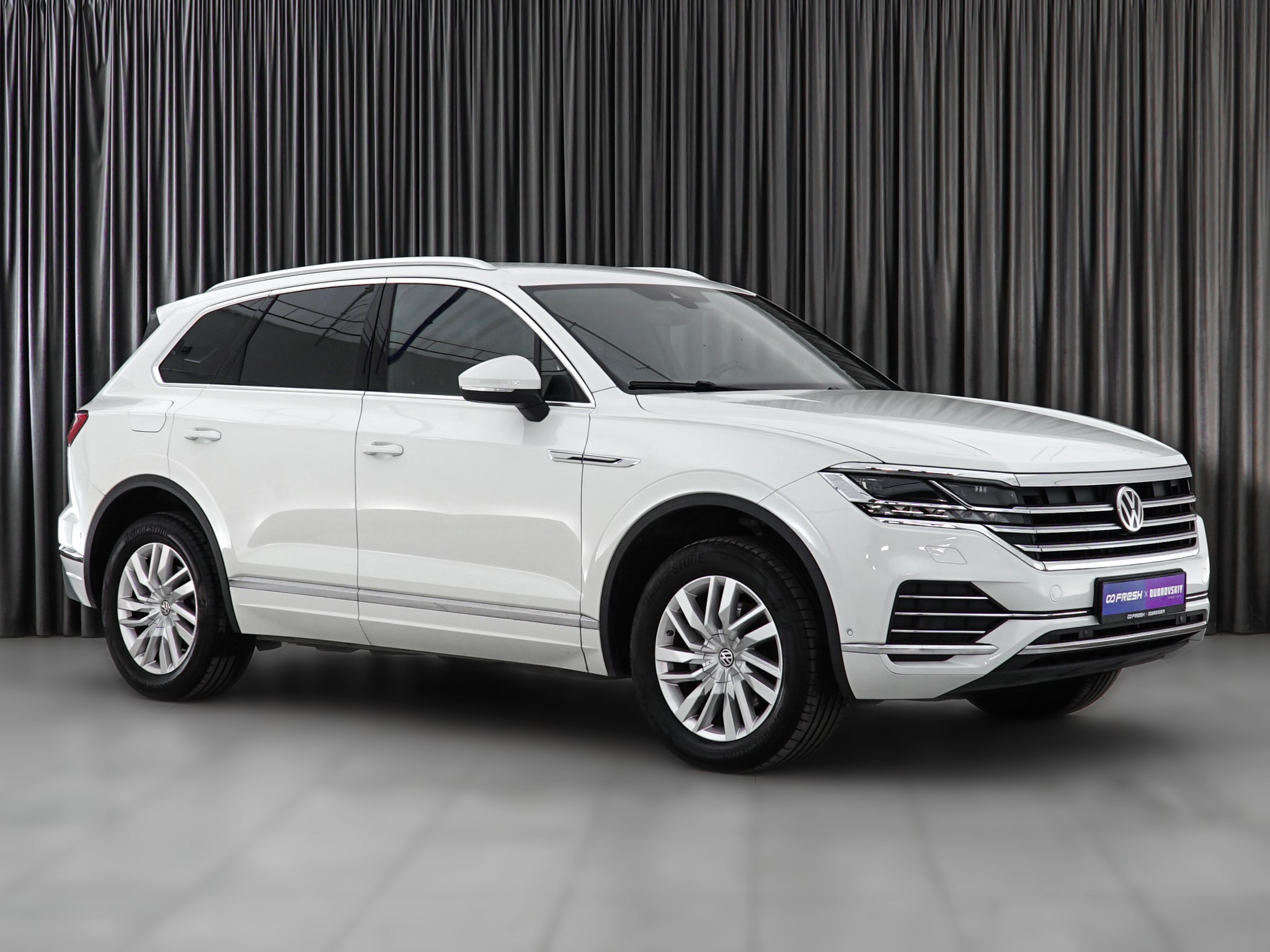 Volkswagen Touareg с пробегом 42000 км | Купить б/у Volkswagen Touareg 2019  года в Москве | Fresh Auto