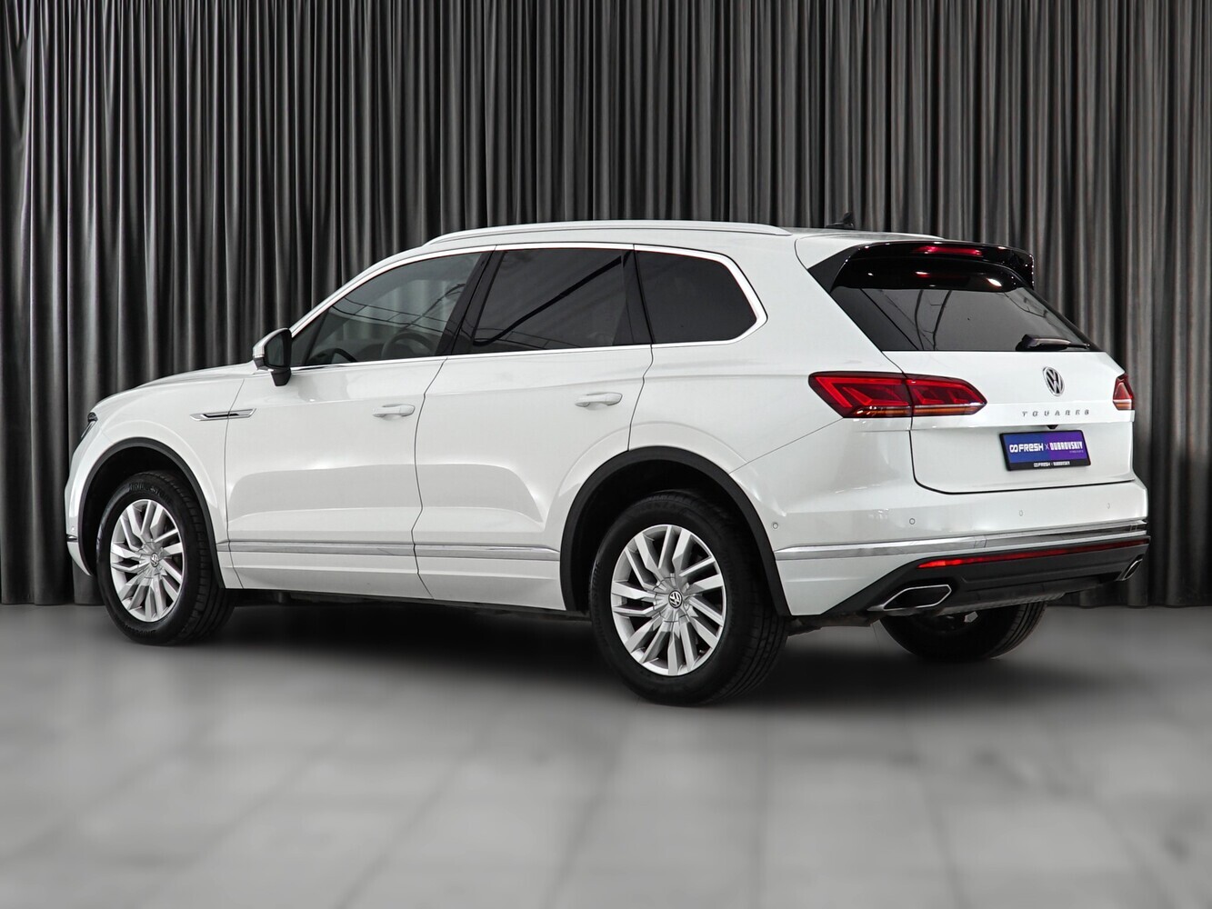 Volkswagen Touareg с пробегом 42000 км | Купить б/у Volkswagen Touareg 2019  года в Москве | Fresh Auto