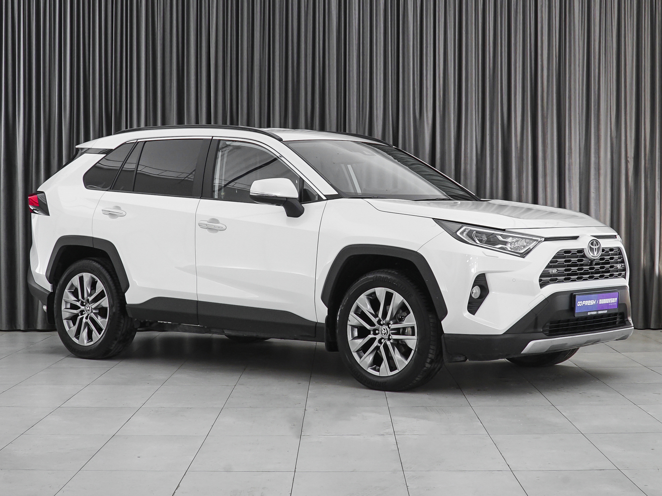 Toyota RAV4 с пробегом 17434 км | Купить б/у Toyota RAV4 2021 года в Москве  | Fresh Auto