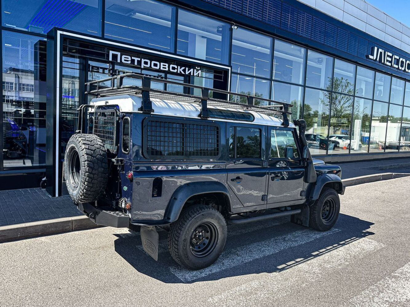 Land Rover Defender с пробегом 78372 км | Купить б/у Land Rover Defender  2010 года в Москве | Fresh Auto