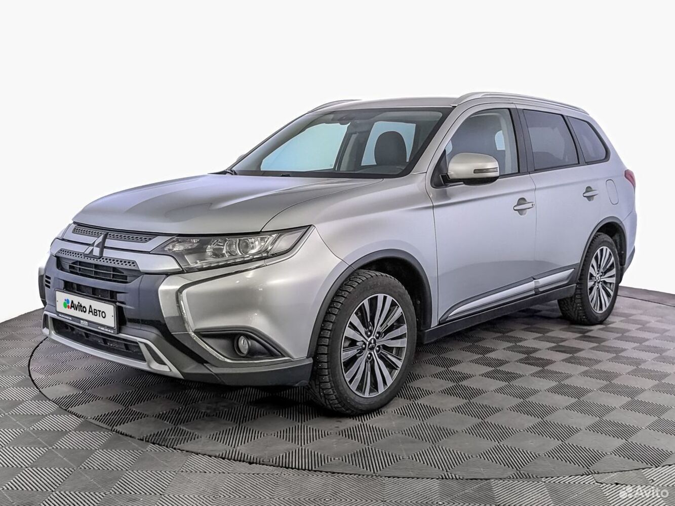 Mitsubishi Outlander с пробегом 122680 км | Купить б/у Mitsubishi Outlander  2018 года в Москве | Fresh Auto