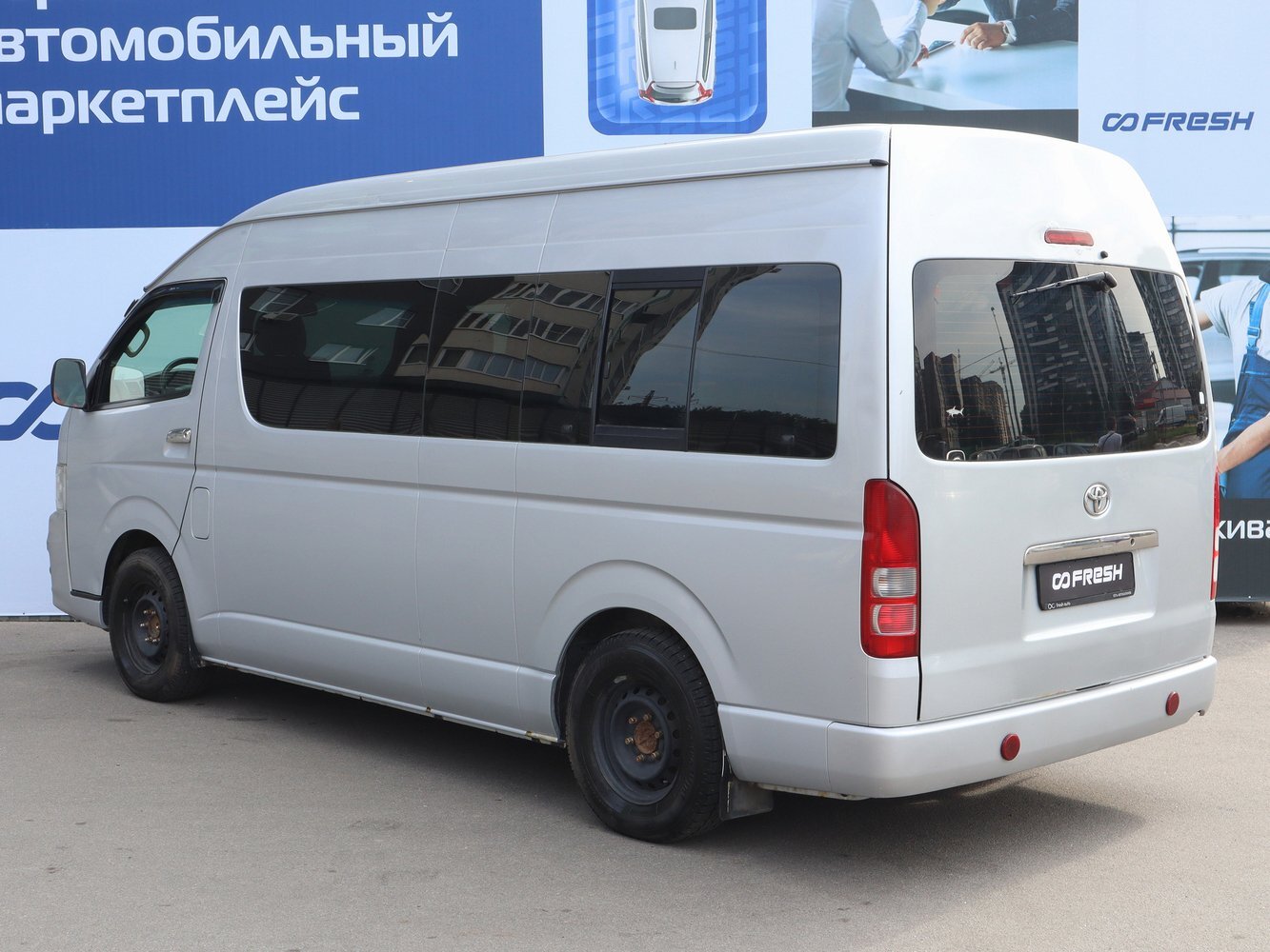 Toyota HiAce с пробегом 343296 км | Купить б/у Toyota HiAce 2013 года в  Воронеже | Fresh Auto