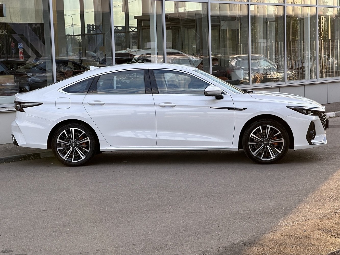 Новый Chery Arrizo 8 за 3 559 900 ₽ | Купить новый Chery Arrizo 8 от  официального дилера в Москве | Fresh Auto