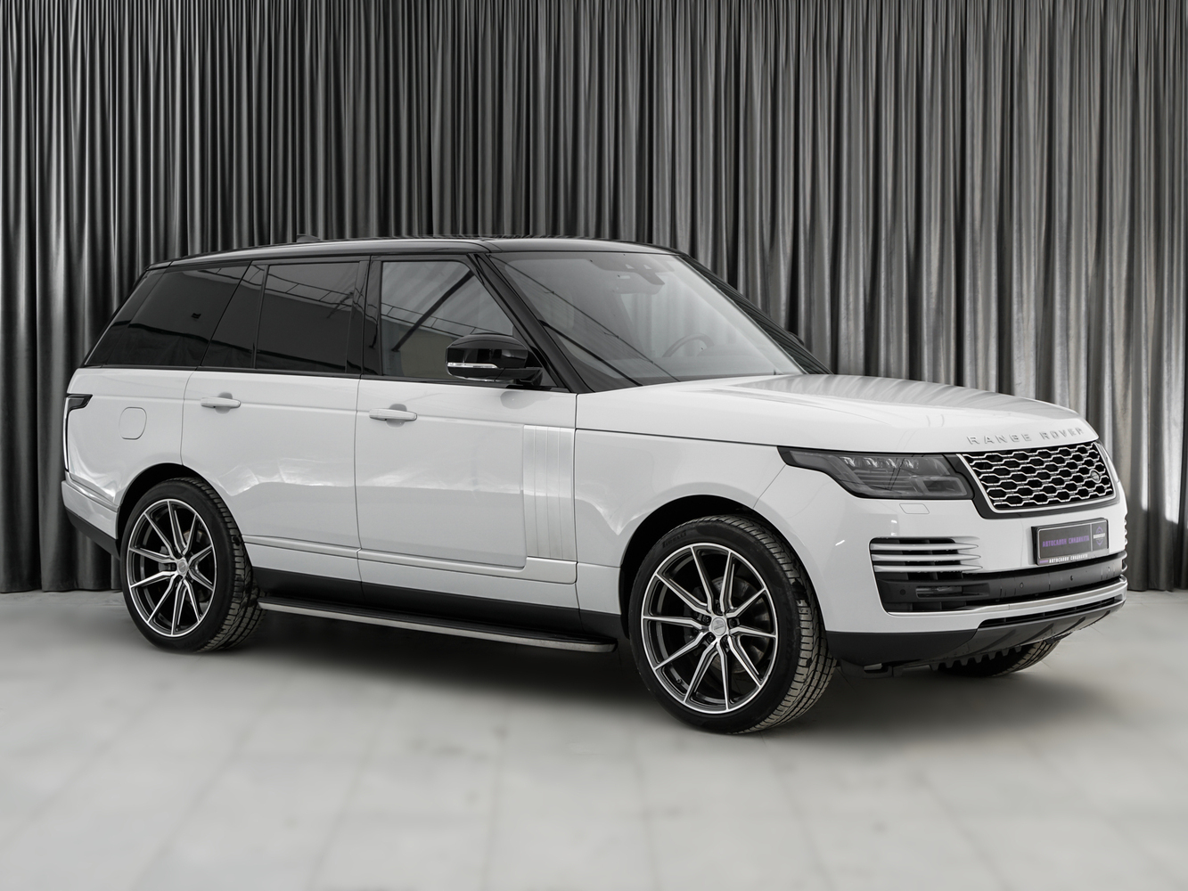 Land Rover Range Rover с пробегом 20850 км | Купить б/у Land Rover Range  Rover 2018 года в Москве | Fresh Auto