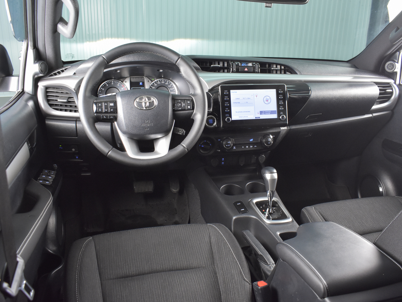 Toyota Hilux с пробегом 5749 км | Купить б/у Toyota Hilux 2022 года в  Москве | Fresh Auto