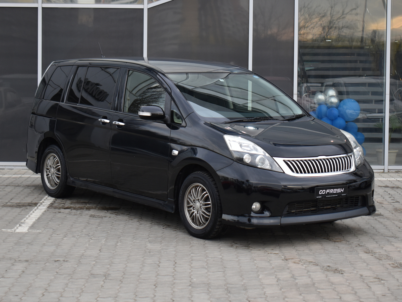 Toyota ISis с пробегом 85147 км | Купить б/у Toyota ISis 2012 года в Москве  | Fresh Auto