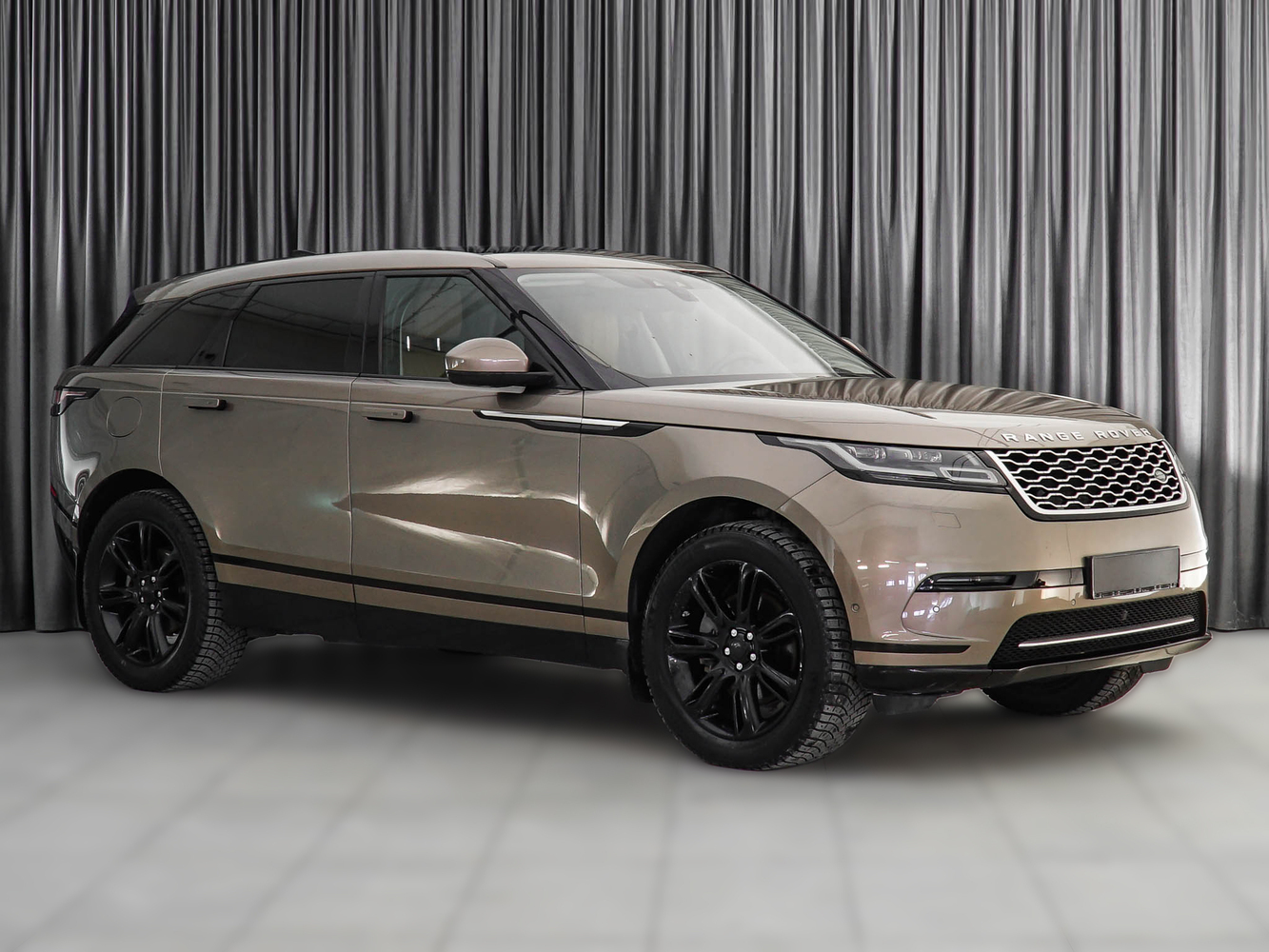 Land Rover Range Rover Velar с пробегом 64673 км | Купить б/у Land Rover  Range Rover Velar 2017 года в Нижневартовск | Fresh Auto