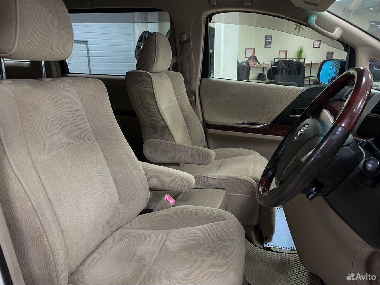 Toyota Alphard с пробегом 133000 км | Купить б/у Toyota Alphard 2010 года в  Воронеже | Fresh Auto