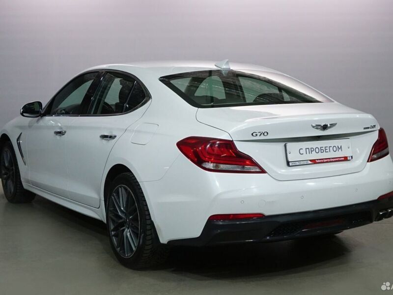 Genesis G70