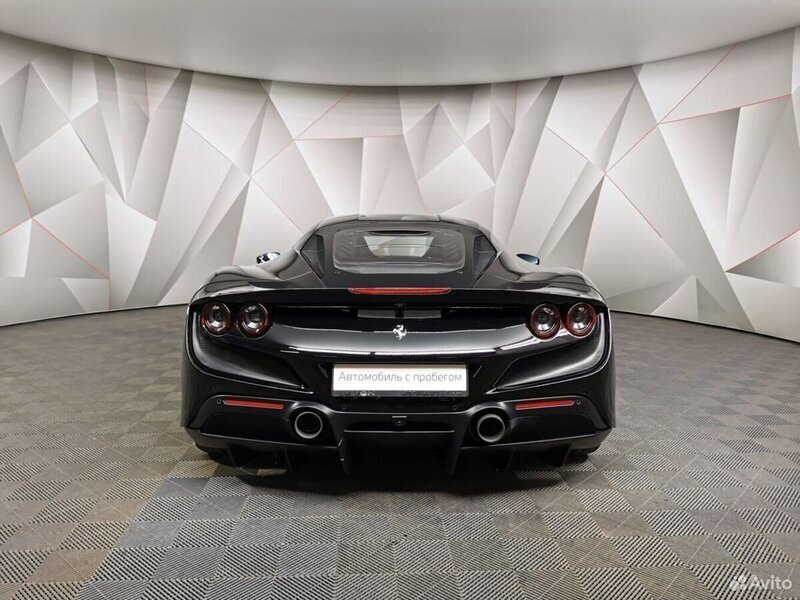 Ferrari F8