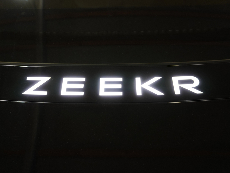 Zeekr 007