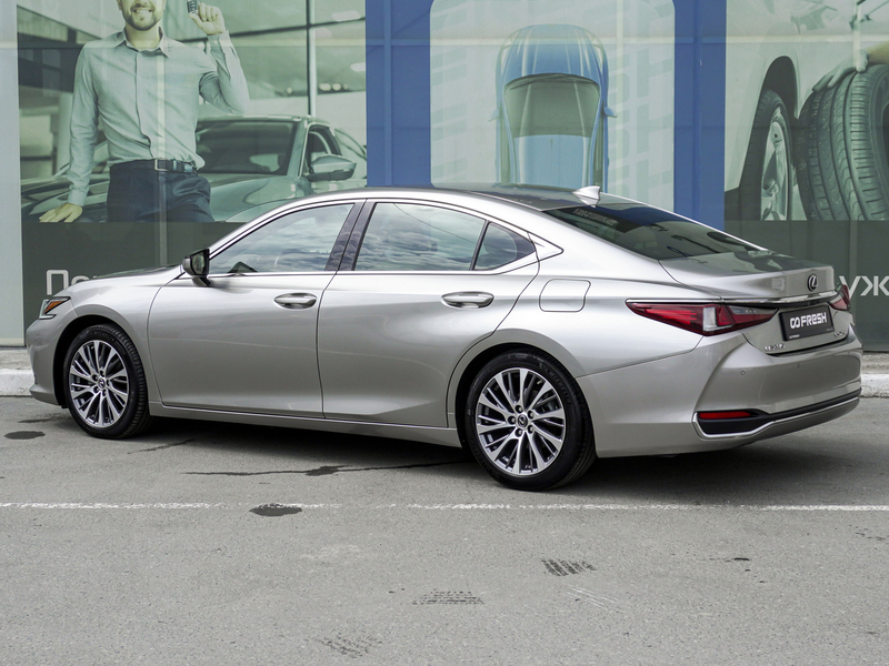 Lexus ES