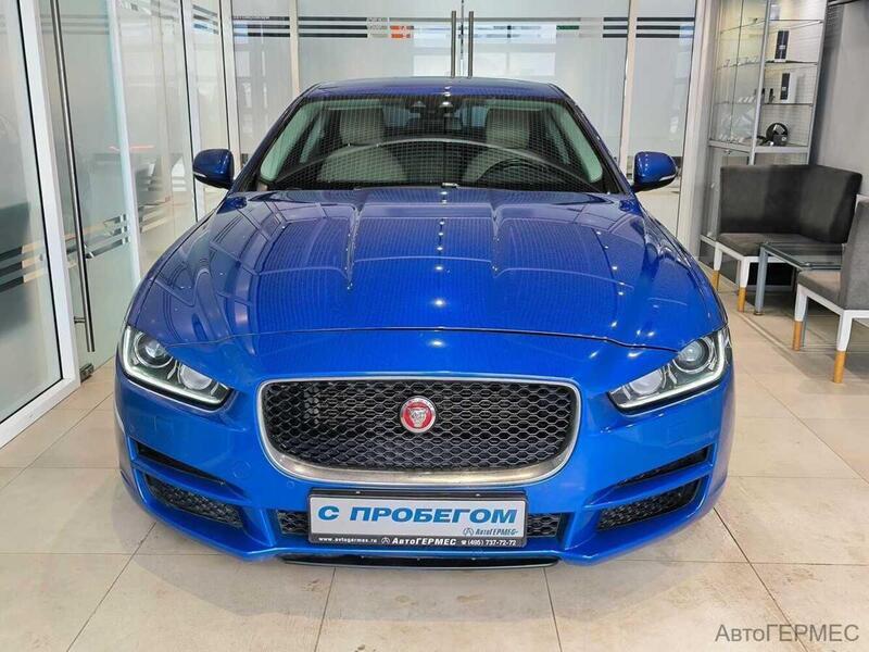 Jaguar XE