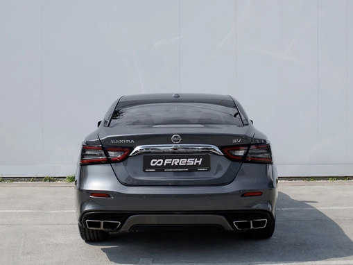 Nissan Maxima