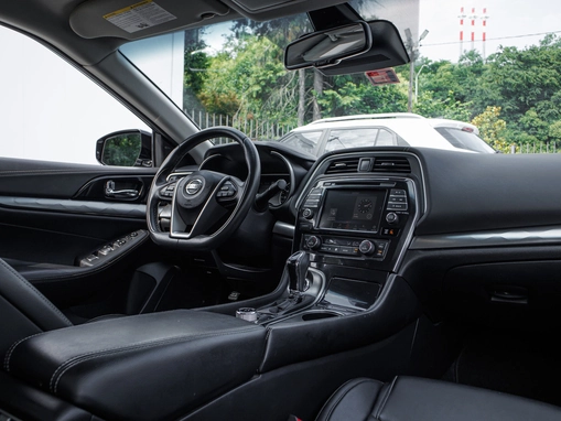 Nissan Maxima
