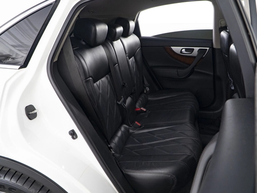 Infiniti QX70