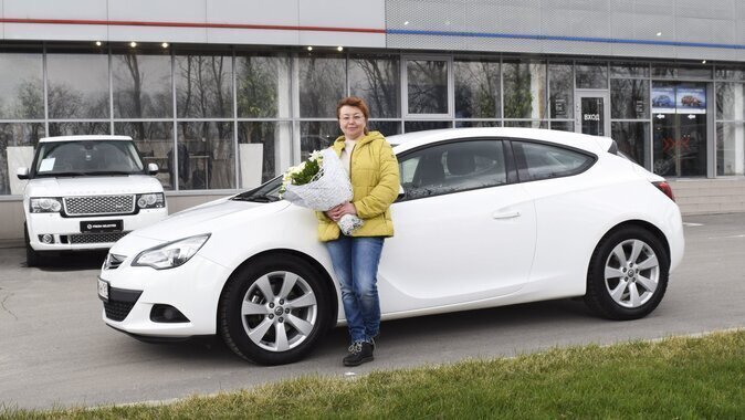 Оксана Анатольевна, Opel Astra GTC